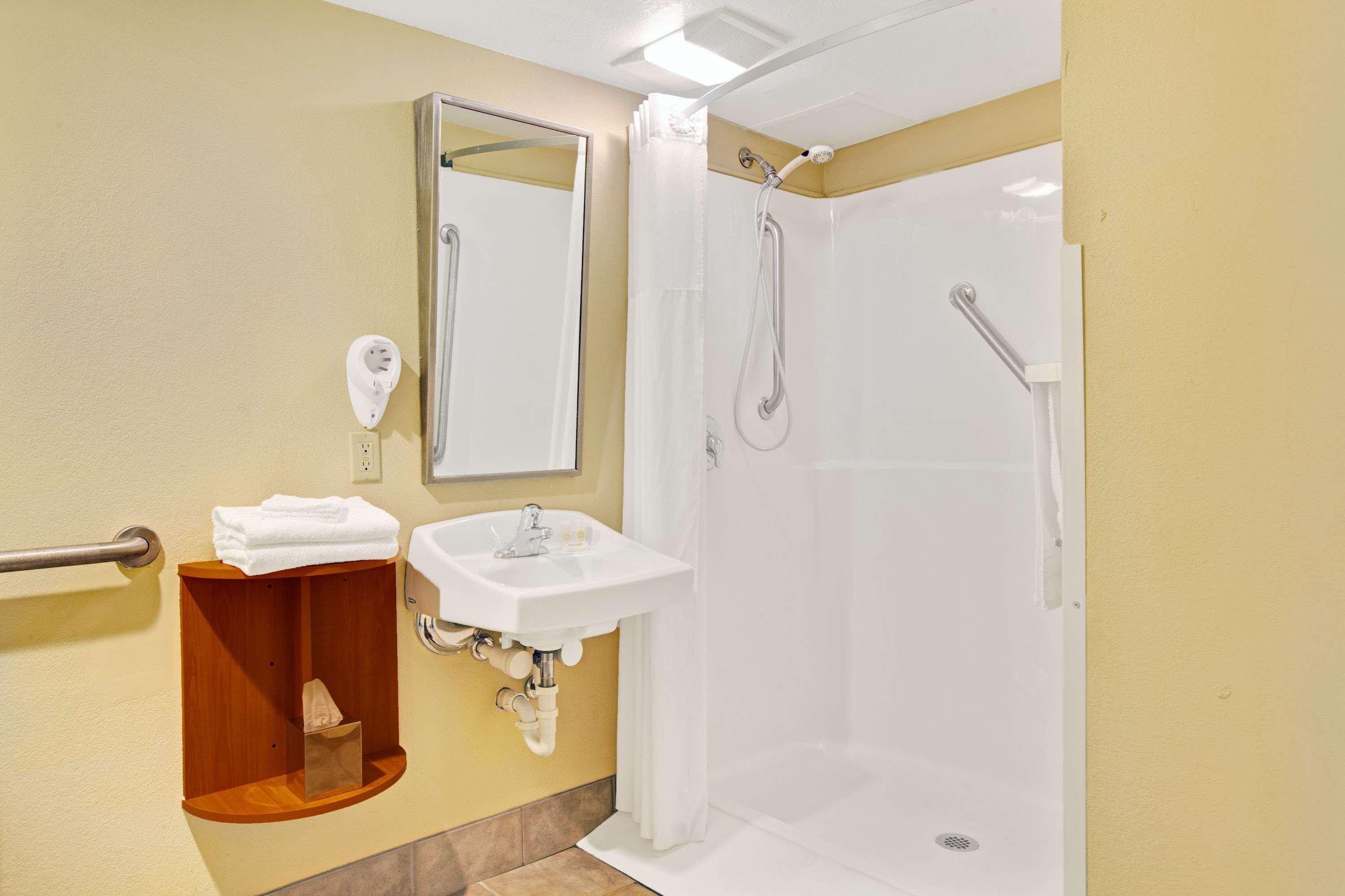 Windsor Hotel Източен Уиндзор Екстериор снимка